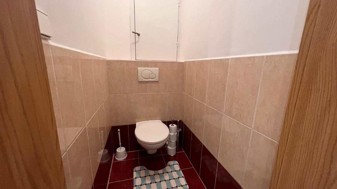 2 Room Apartment, Near Oc Galeria, Petrzalka Братислава Екстер'єр фото