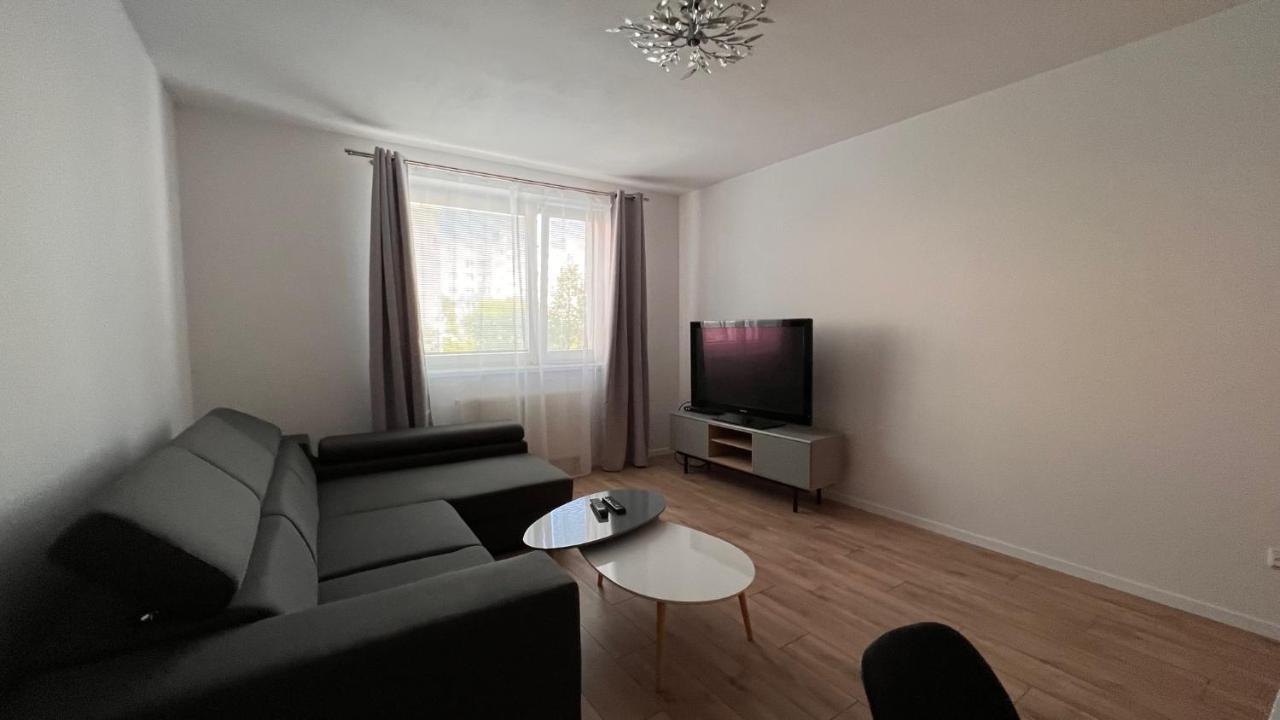 2 Room Apartment, Near Oc Galeria, Petrzalka Братислава Екстер'єр фото