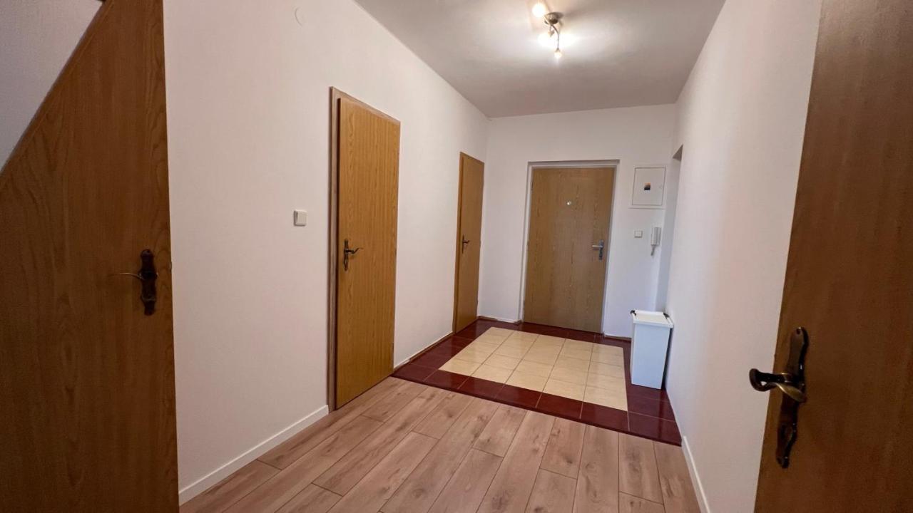 2 Room Apartment, Near Oc Galeria, Petrzalka Братислава Екстер'єр фото