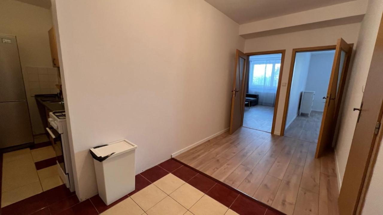 2 Room Apartment, Near Oc Galeria, Petrzalka Братислава Екстер'єр фото