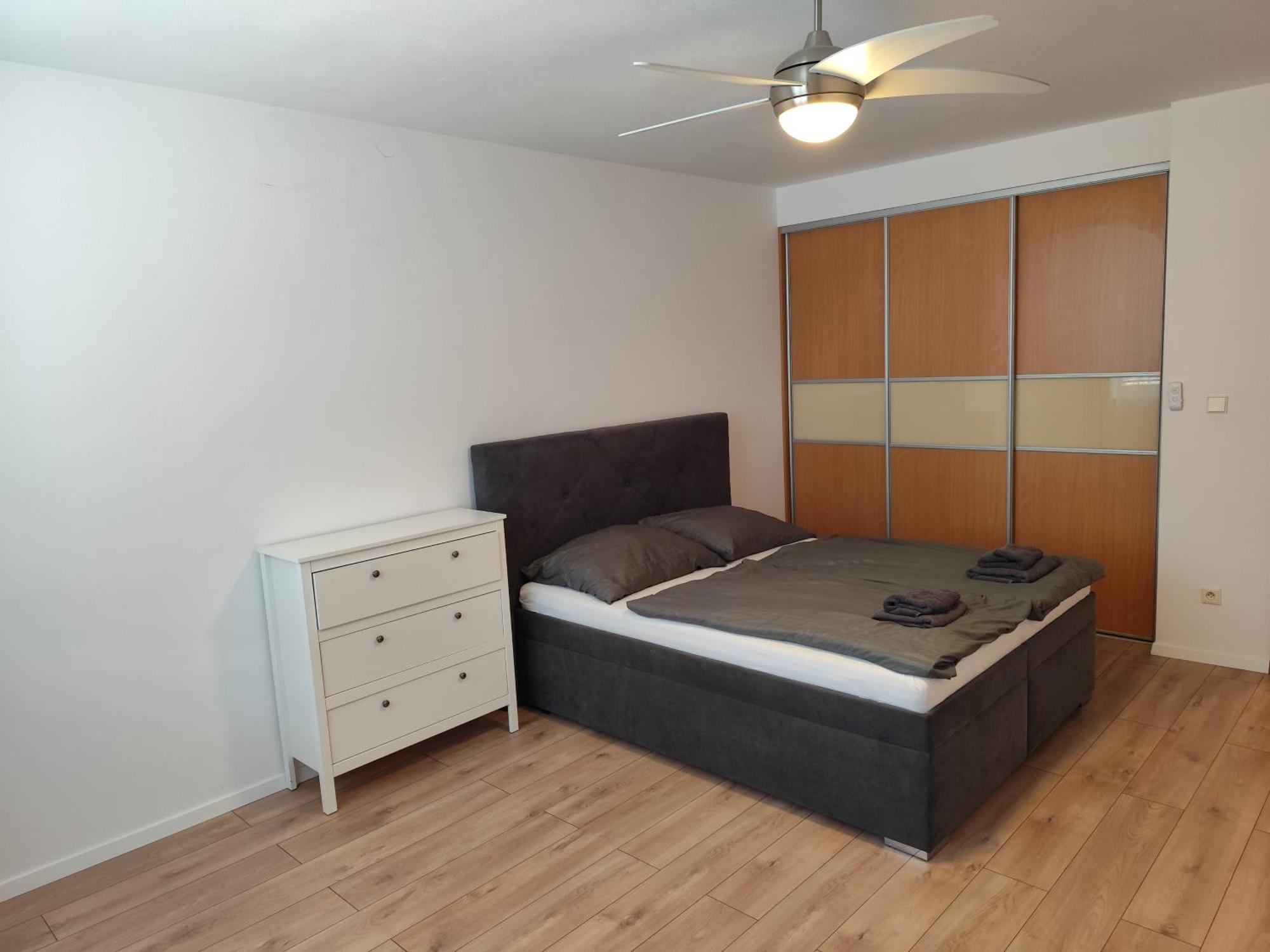 2 Room Apartment, Near Oc Galeria, Petrzalka Братислава Екстер'єр фото