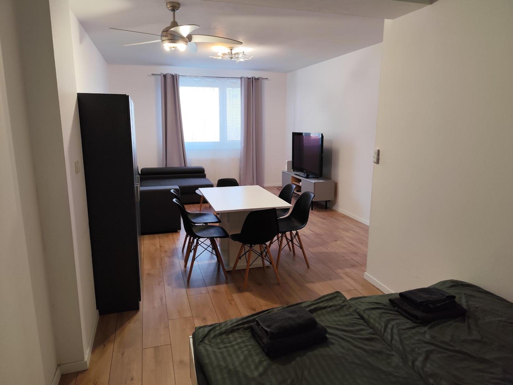 2 Room Apartment, Near Oc Galeria, Petrzalka Братислава Екстер'єр фото